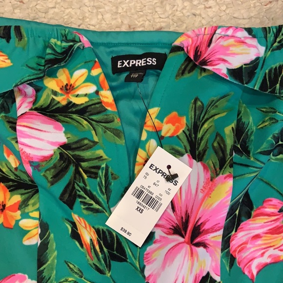 Express off the shoulder crop top - Picture 2 of 2